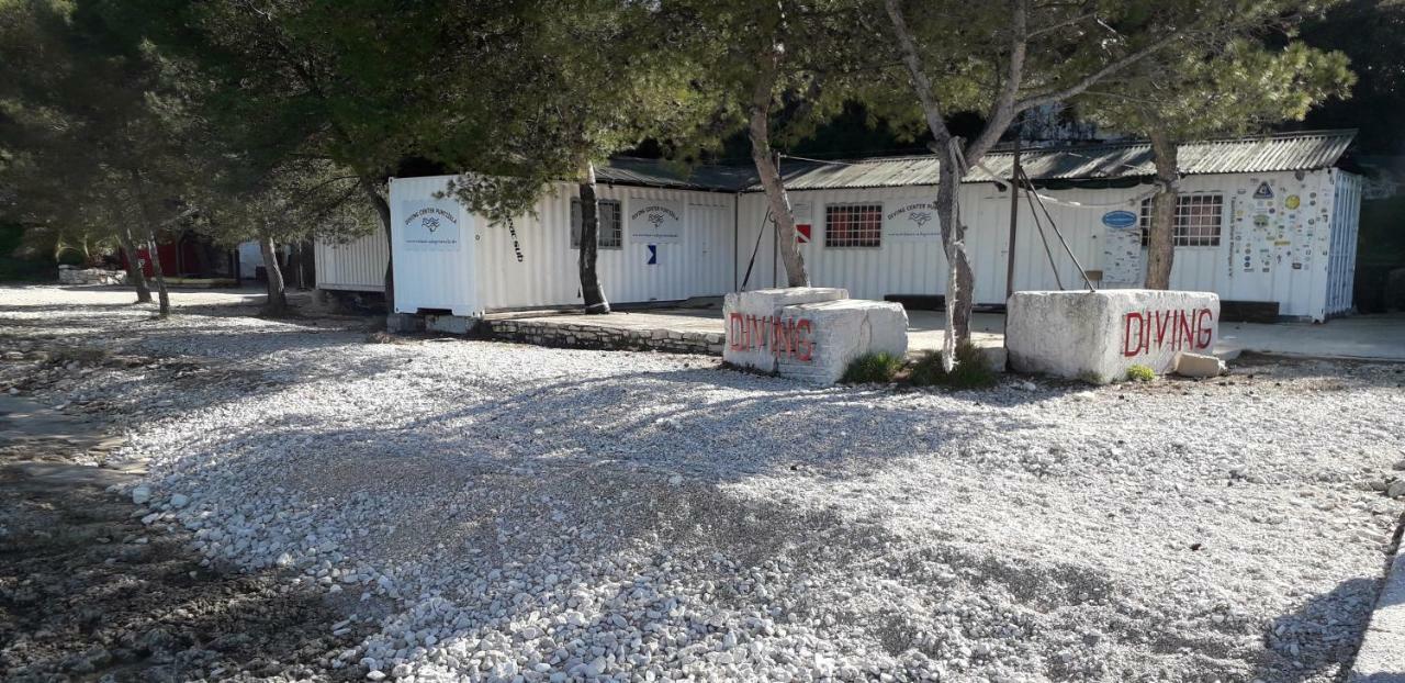 Mobile Home Cinzia Пула Екстериор снимка